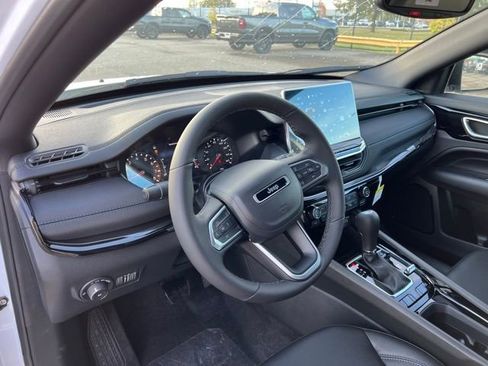 New 2026 Jeep Compass Limited image 9