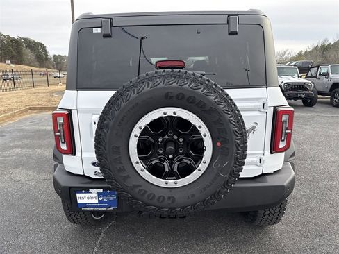 New 2025 Ford Bronco Outer Banks w/ Sasquatch Package image 6