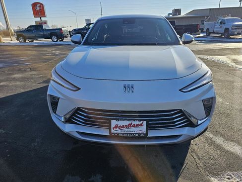 Used 2024 Buick Envista Preferred w/ Convenience I Package image 8