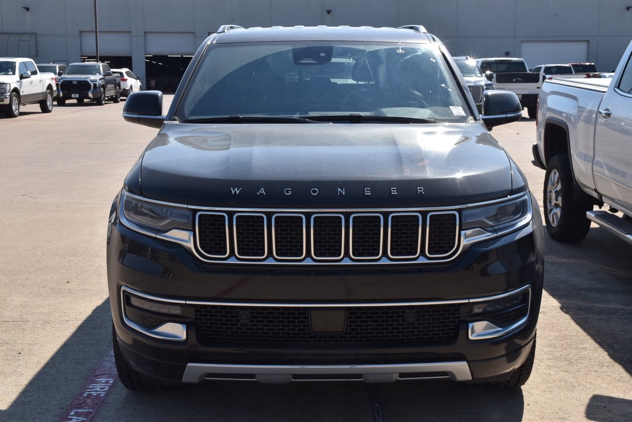 Used 2024 Jeep Wagoneer L Series II RWD image 3