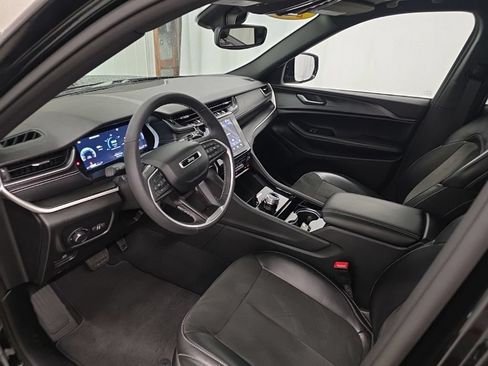 Used 2023 Jeep Grand Cherokee L Laredo AWD/4WD image 15