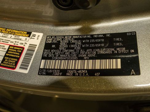 Used 2023 Toyota Highlander XLE image 23