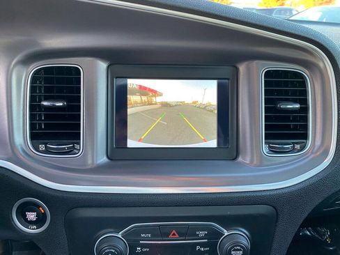 Used 2019 Dodge Charger SXT image 16