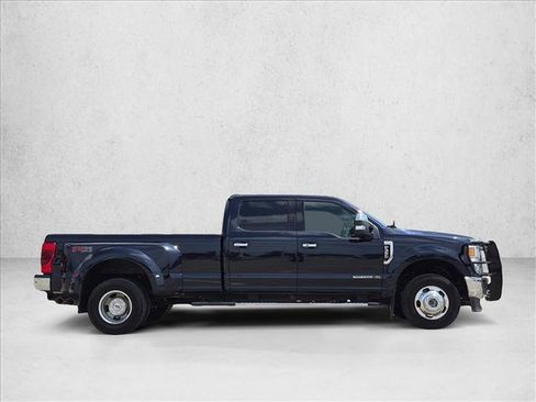 Used 2022 Ford F350 Lariat w/ Lariat Ultimate Package AWD/4WD image 4