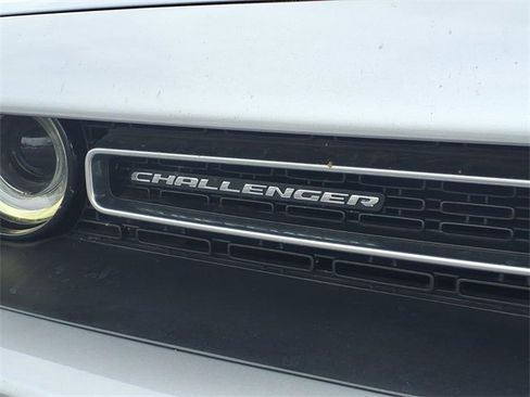 Used 2018 Dodge Challenger SXT image 25