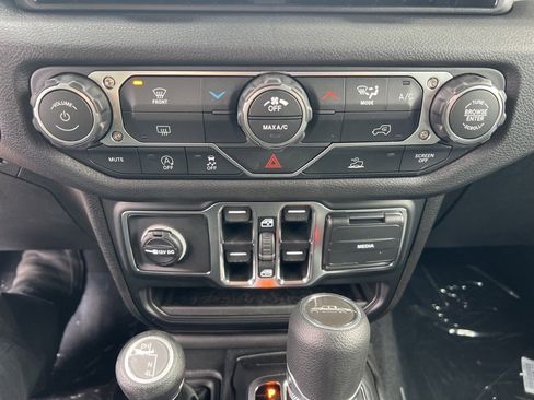 New 2026 Jeep Gladiator Sport image 31