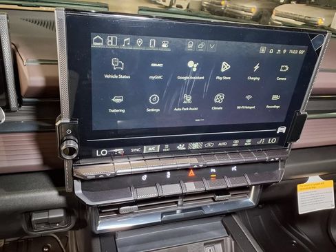 New 2026 GMC Hummer EV SUV AWD/4WD image 18