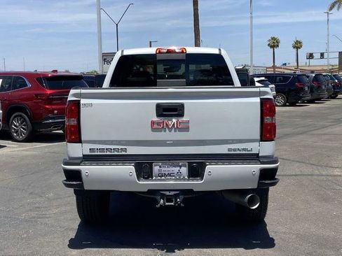 Used 2019 GMC Sierra 2500 Denali w/ Duramax Plus Package AWD/4WD image 5