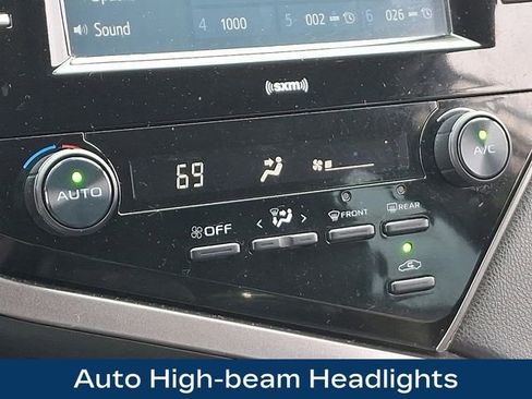 Used 2020 Toyota Camry SE FWD image 14