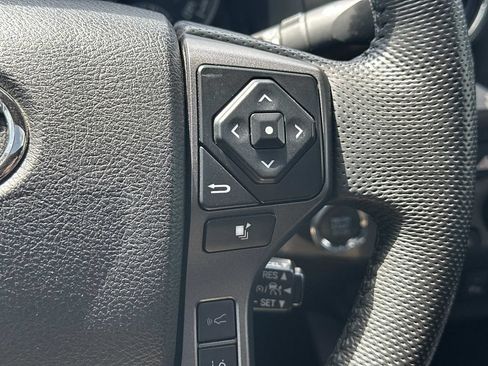 Used 2022 Toyota Tacoma TRD Sport w/ TRD Premium Sport Package AWD/4WD image 23
