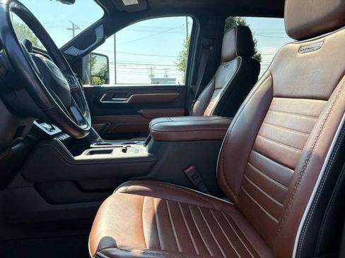 Used 2024 GMC Sierra 3500 Denali Ultimate AWD/4WD image 29
