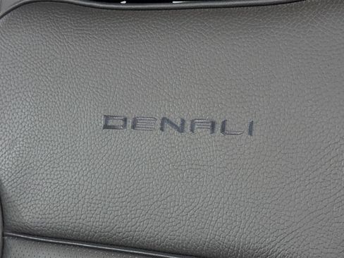 Used 2025 GMC Sierra 3500 Denali AWD/4WD image 16