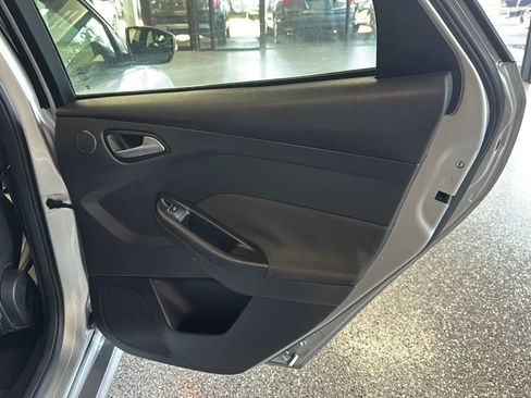 Used 2013 Ford Focus ST FWD image 35