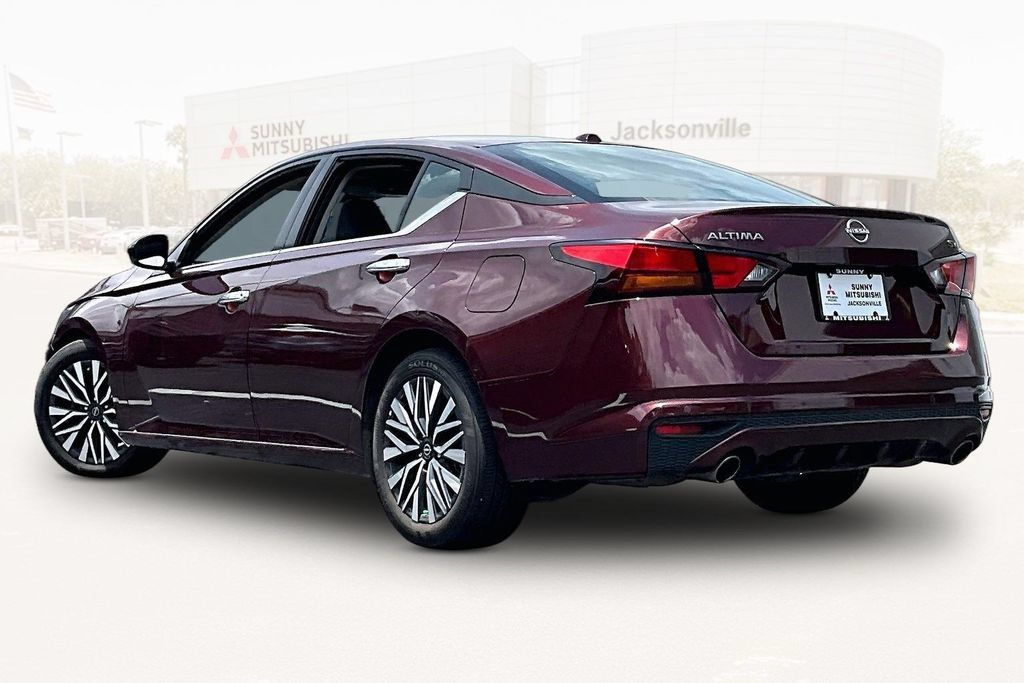 Used 2024 Nissan Altima 2.5 SV w/ SV Premium Package FWD image 4
