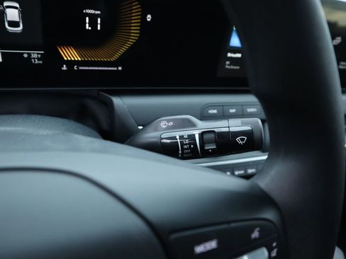 New 2025 Kia K4 LXS image 31