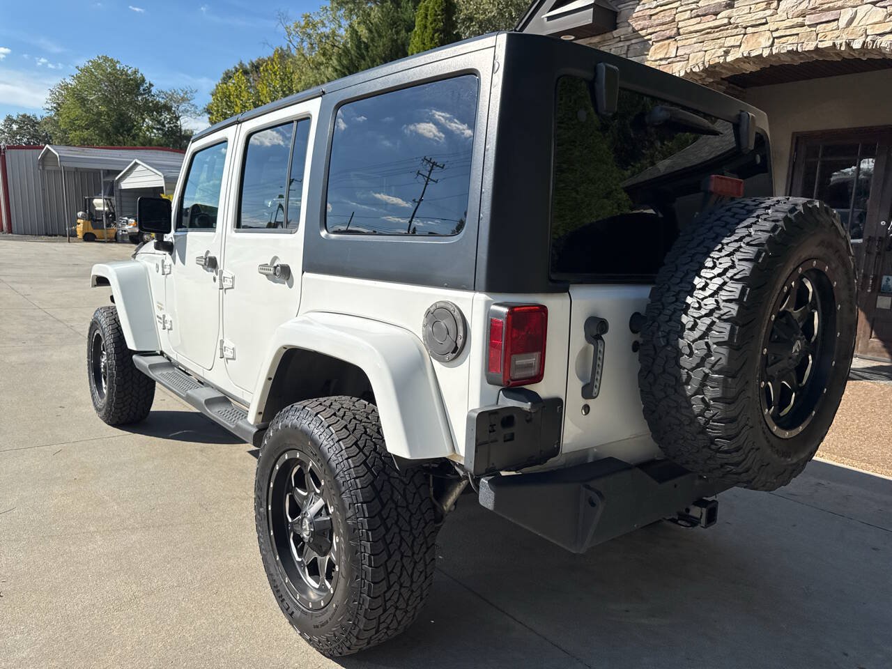 Used 2013 Jeep Wrangler Unlimited Sahara w/ Dual Top Group AWD/4WD image 3