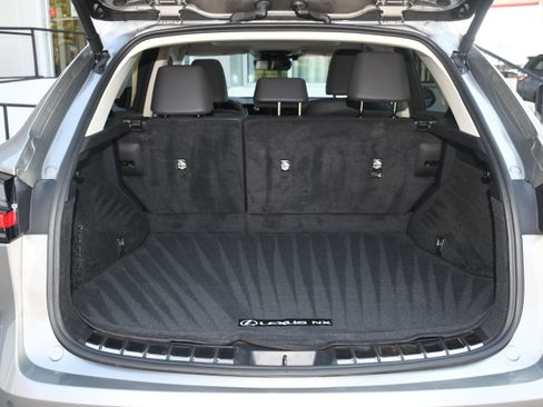 Used 2024 Lexus NX 250 FWD image 19