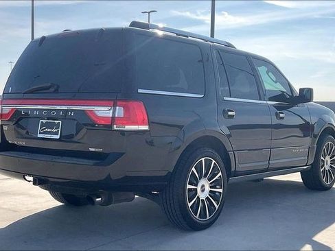 Used 2015 Lincoln Navigator 2WD w/ Equipment Group 101A Reserve image 2