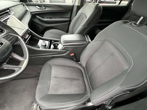 Used 2023 Jeep Grand Cherokee L Laredo w/ Luxury Tech Group I image 18