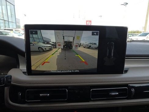 Used 2022 Lincoln Nautilus FWD w/ Premium Package image 20