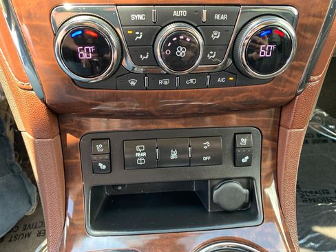 Used 2014 Buick Enclave Premium AWD/4WD image 26