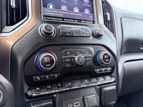 Used 2020 Chevrolet Silverado 1500 High Country w/ Technology Package image 18