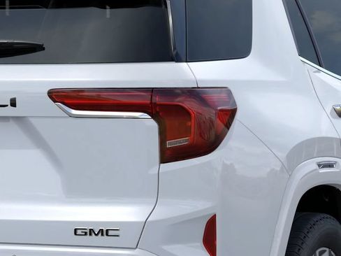 New 2027 GMC Terrain Denali w/ LPO, Black Badging Package AWD/4WD image 11