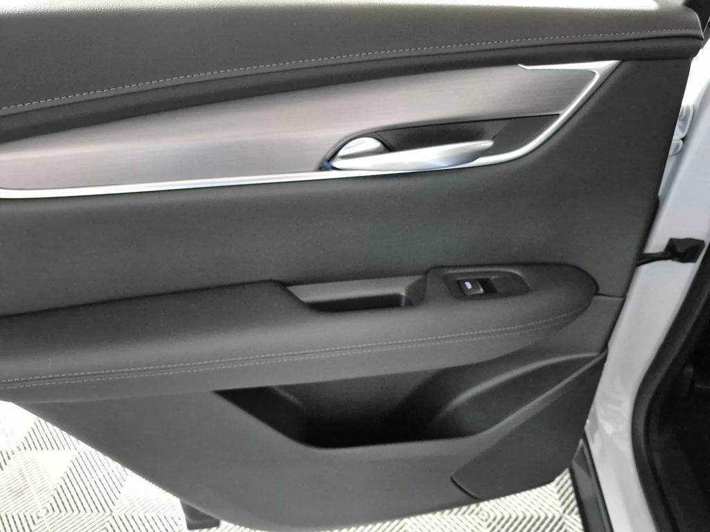 New 2026 Cadillac XT5 Luxury w/ LPO, Floor Liner Package AWD/4WD image 25