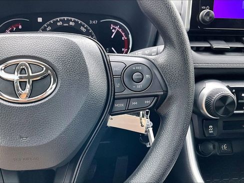 Used 2025 Toyota RAV4 LE AWD/4WD image 19