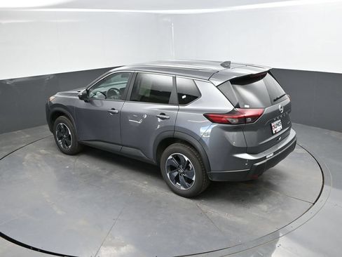 Used 2025 Nissan Rogue SV AWD/4WD image 29