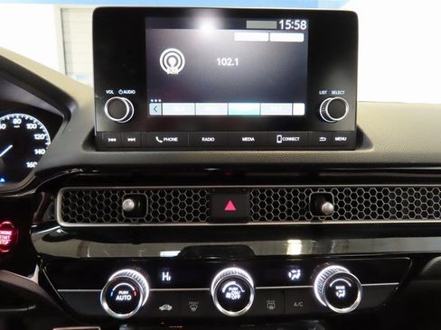 Used 2024 Honda Civic Sport image 25