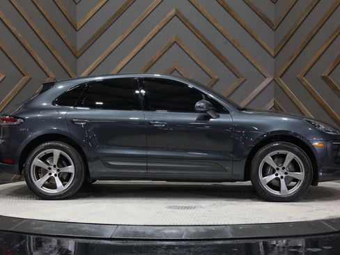 Used 2023 Porsche Macan image 11