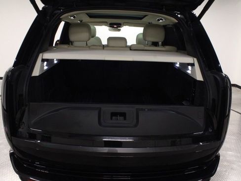 Certified 2025 Land Rover Range Rover SE AWD/4WD image 42