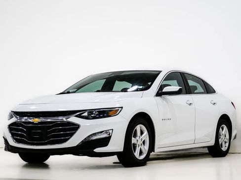 Used 2023 Chevrolet Malibu LT w/ Driver Confidence Package FWD image 3