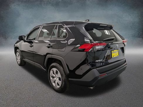 Used 2023 Toyota RAV4 LE AWD/4WD image 6