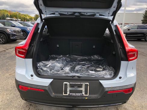 New 2026 Volvo XC40 B5 Plus w/ Protection Package Premier AWD/4WD image 36