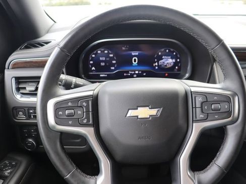 Used 2023 Chevrolet Suburban Premier image 21