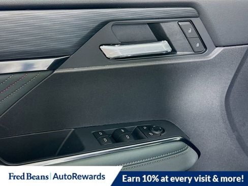 New 2025 GMC Acadia AT4 w/ Super Cruise Package image 18