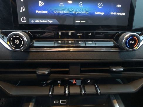 Used 2023 Chevrolet Colorado Trail Boss w/ Technology Package image 18