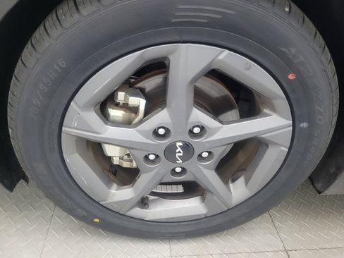 Used 2025 Kia K4 FWD image 31