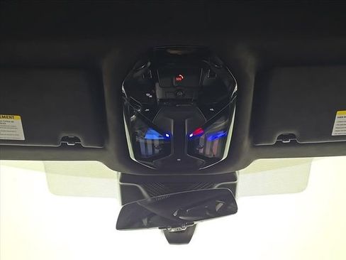 Used 2025 BMW M5 w/ Carbon Package image 24