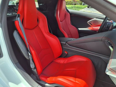 Used 2025 Chevrolet Corvette Z06 RWD image 16