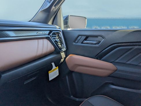 New 2026 GMC Canyon AT4 image 29