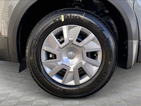 New 2026 Nissan Kicks S image 6