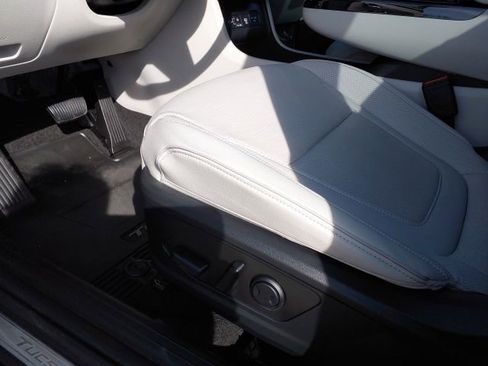 Certified 2025 Hyundai Tucson Limited image 17