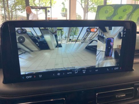 Used 2025 Lincoln Aviator 2WD image 21