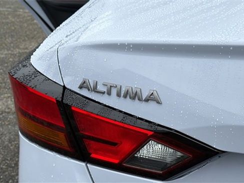 New 2025 Nissan Altima 2.5 SR w/ SR Premium Package image 12