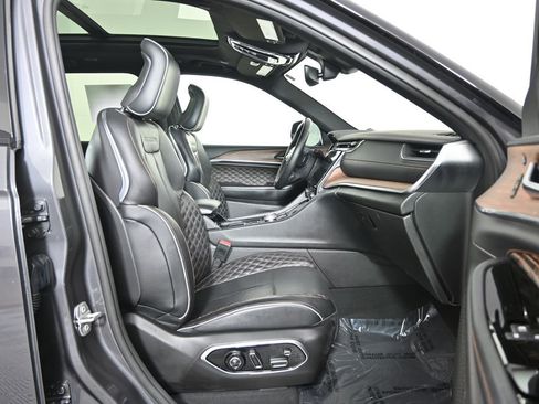 Used 2022 Jeep Grand Cherokee Summit AWD/4WD image 13