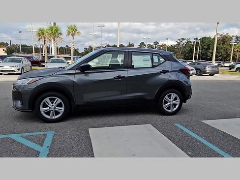 New 2025 Nissan Kicks Play S image 26