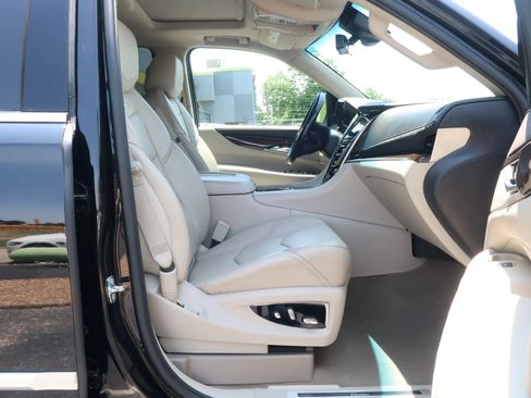 Used 2018 Cadillac Escalade Luxury image 27